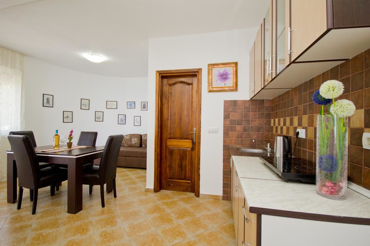 Апартаменты Apartments Dora Добра-Вода