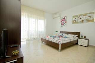 Апартаменты Apartments Dora Добра-Вода Апартаменты с 1 спальней и видом на море (для 4 взрослых)-3